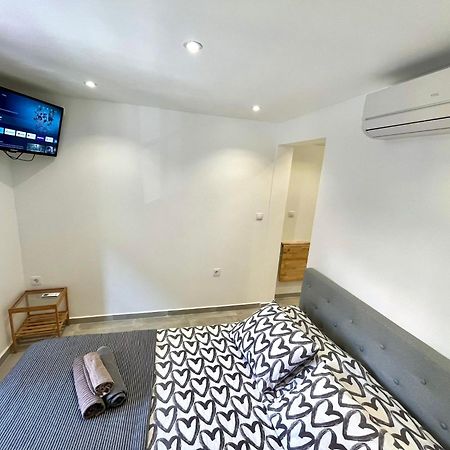 Apartamentos Con Bano Privado Frente Al Metro L5 Barcelona-Hospitalet Оспиталет-де-Льобрегат Экстерьер фото