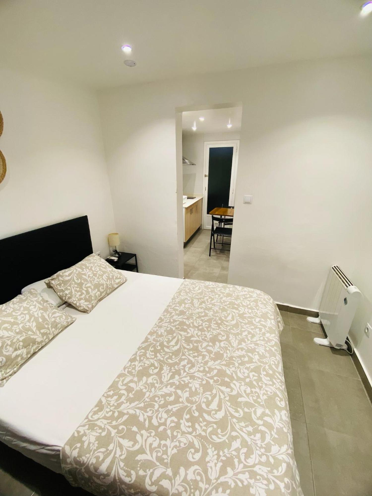 Apartamentos Con Bano Privado Frente Al Metro L5 Barcelona-Hospitalet Оспиталет-де-Льобрегат Экстерьер фото