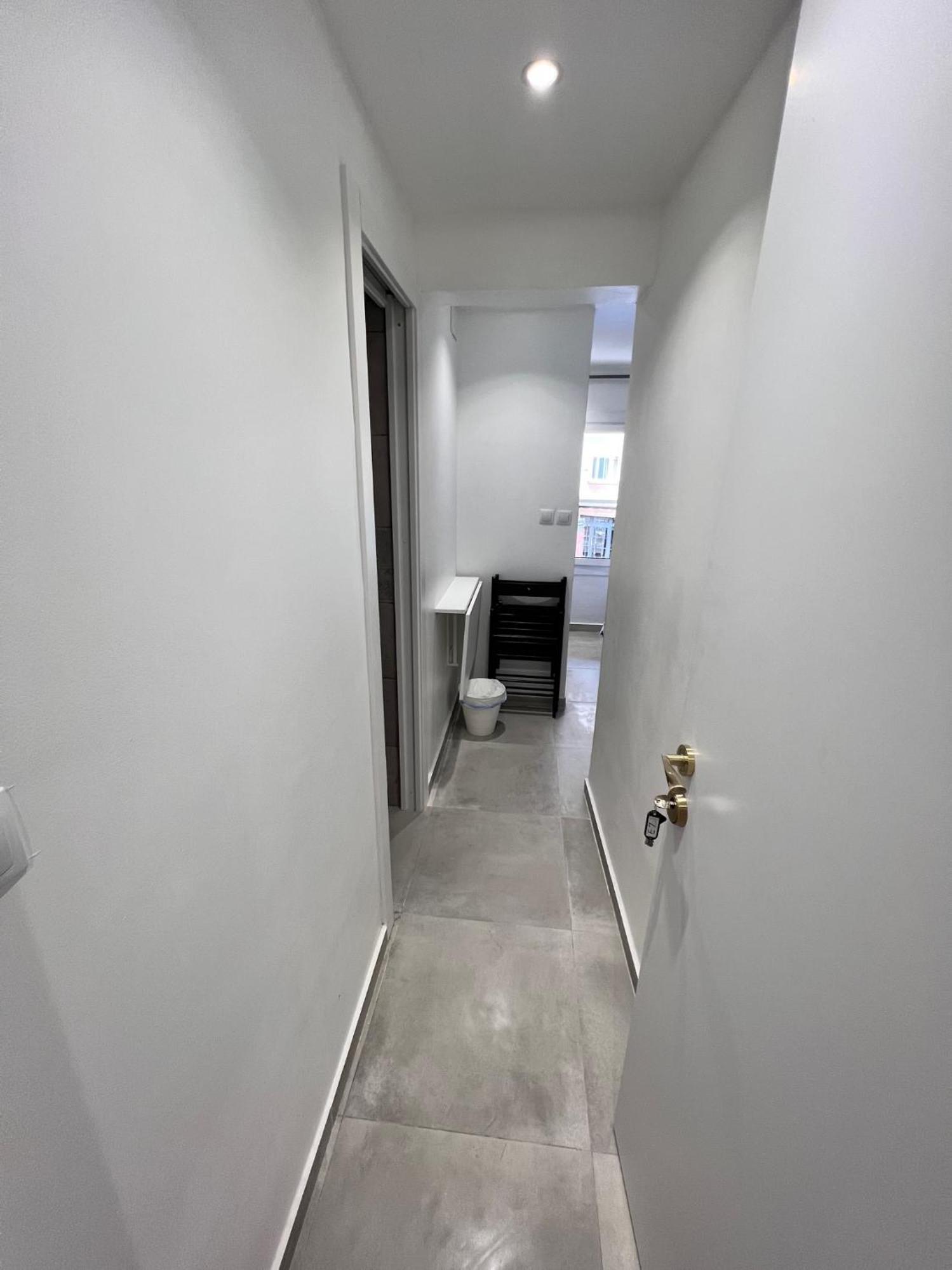 Apartamentos Con Bano Privado Frente Al Metro L5 Barcelona-Hospitalet Оспиталет-де-Льобрегат Экстерьер фото