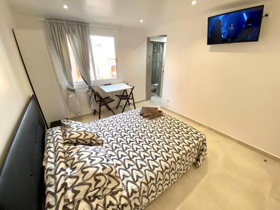 Apartamentos Con Bano Privado Frente Al Metro L5 Barcelona-Hospitalet Оспиталет-де-Льобрегат Экстерьер фото
