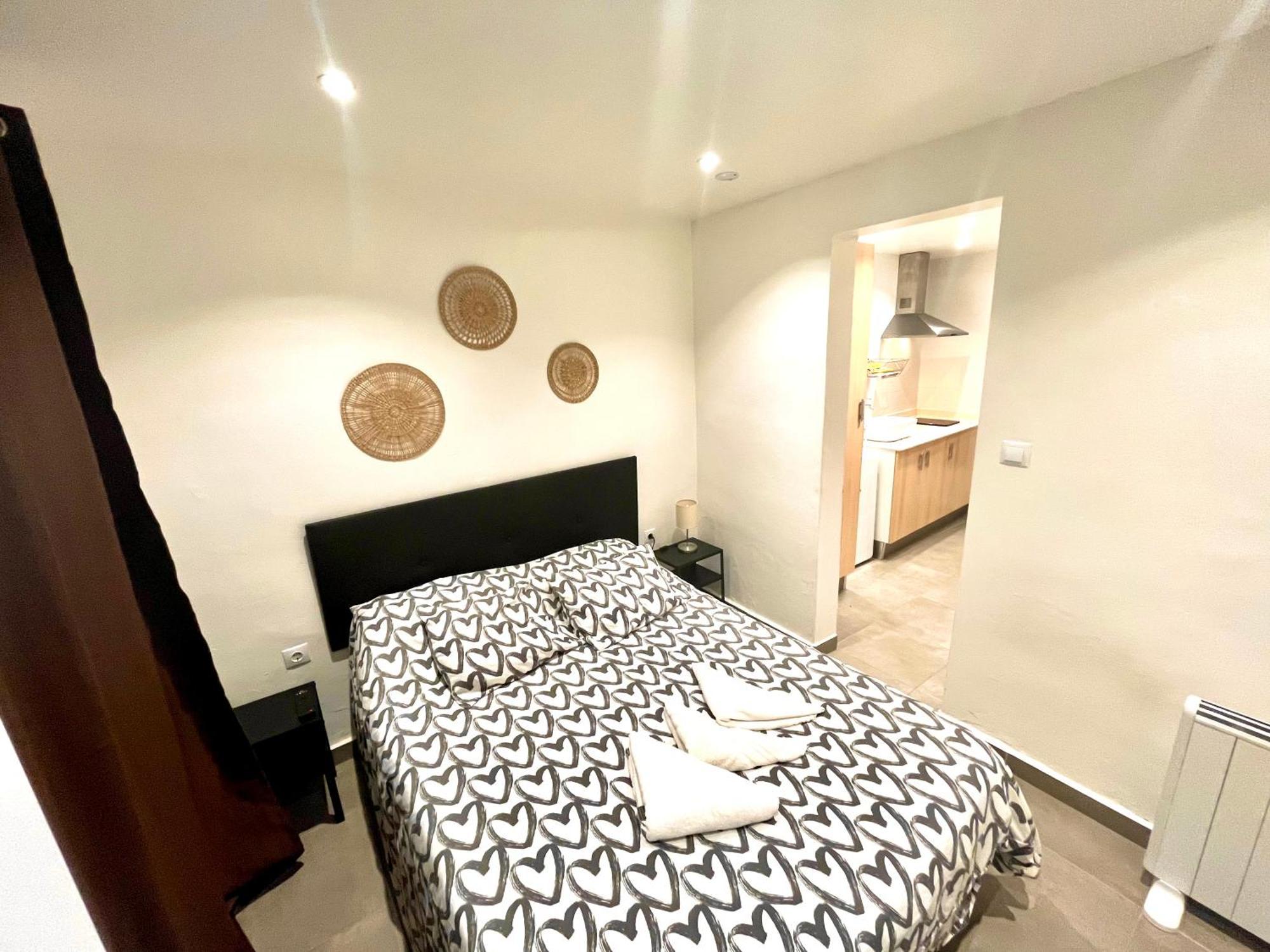 Apartamentos Con Bano Privado Frente Al Metro L5 Barcelona-Hospitalet Оспиталет-де-Льобрегат Экстерьер фото