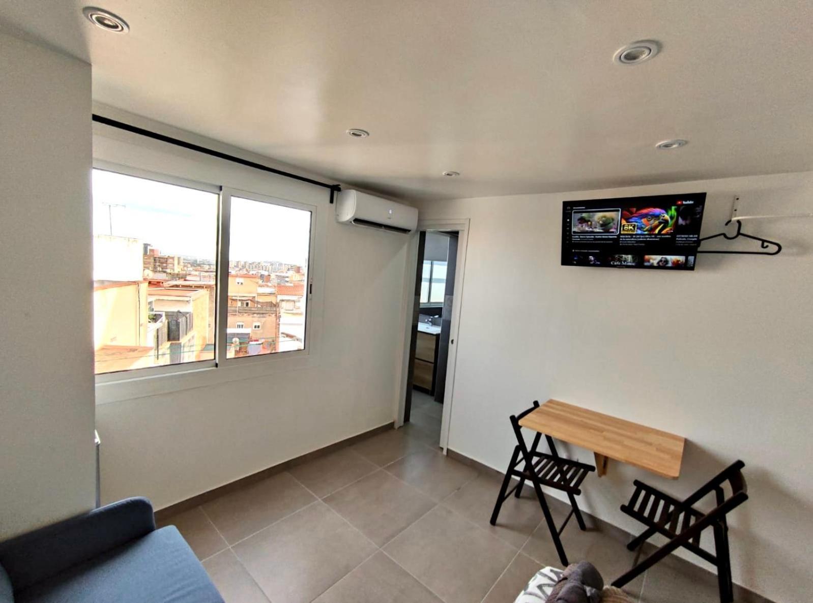 Apartamentos Con Bano Privado Frente Al Metro L5 Barcelona-Hospitalet Оспиталет-де-Льобрегат Экстерьер фото