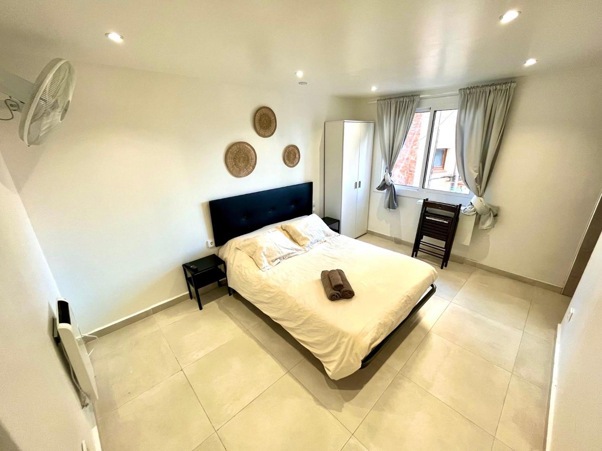 Apartamentos Con Bano Privado Frente Al Metro L5 Barcelona-Hospitalet Оспиталет-де-Льобрегат Экстерьер фото