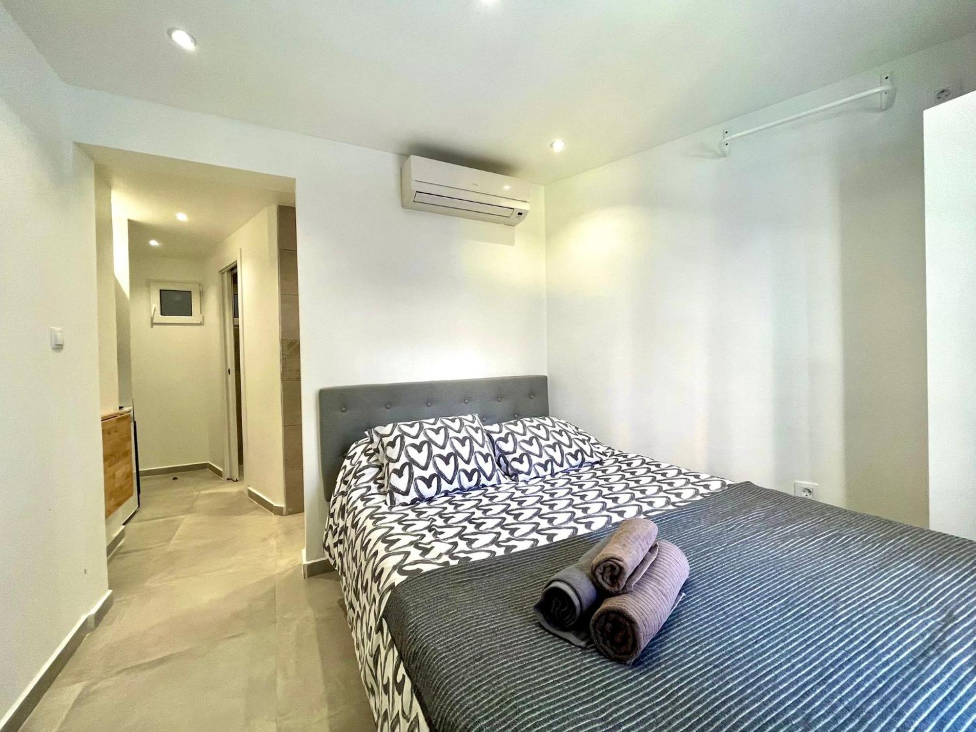 Apartamentos Con Bano Privado Frente Al Metro L5 Barcelona-Hospitalet Оспиталет-де-Льобрегат Экстерьер фото