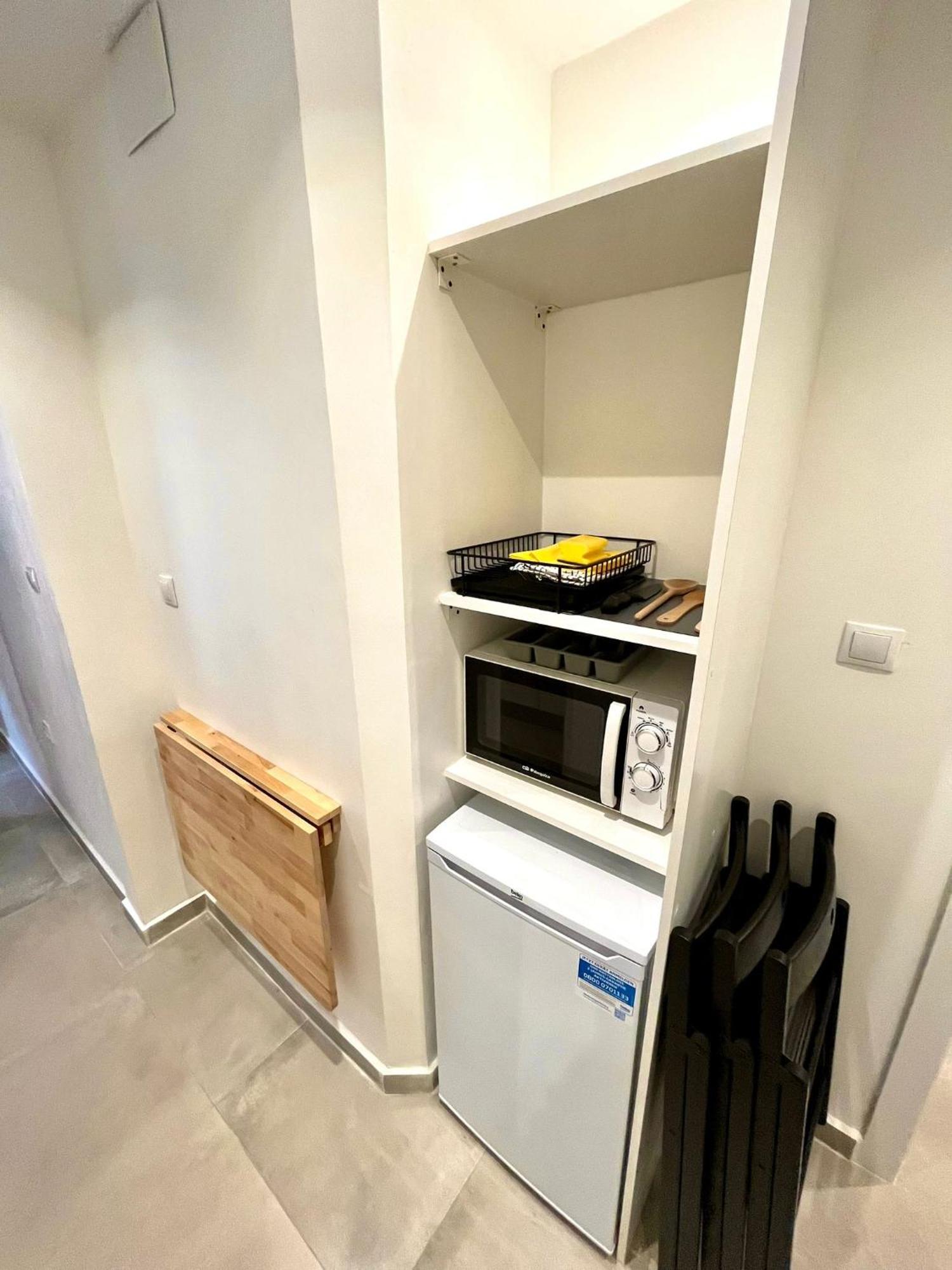 Apartamentos Con Bano Privado Frente Al Metro L5 Barcelona-Hospitalet Оспиталет-де-Льобрегат Экстерьер фото