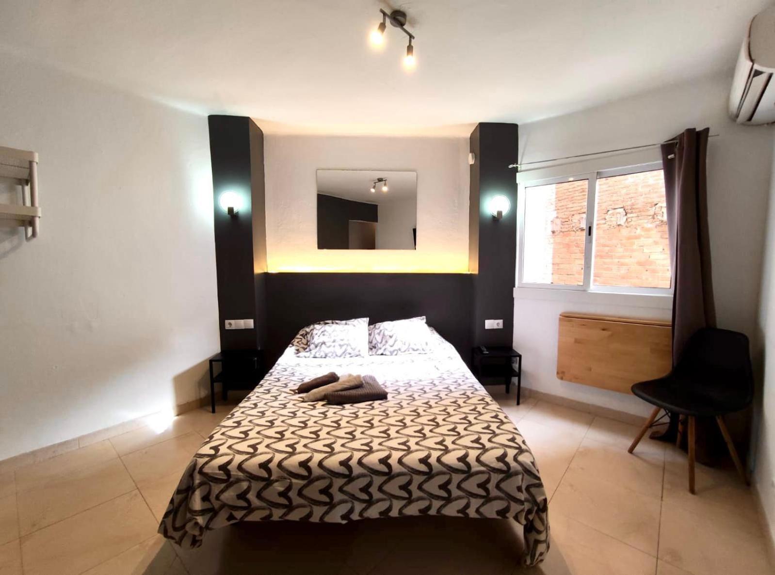 Apartamentos Con Bano Privado Frente Al Metro L5 Barcelona-Hospitalet Оспиталет-де-Льобрегат Экстерьер фото